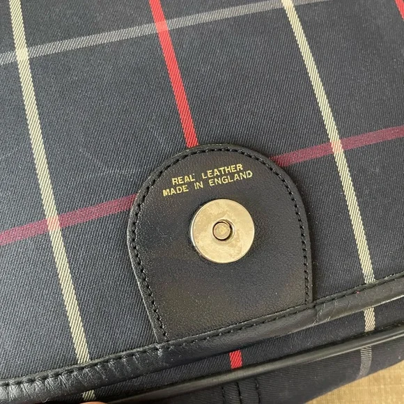 Authentic Burberrys vintage nova check blue crossbody bag (A2003)